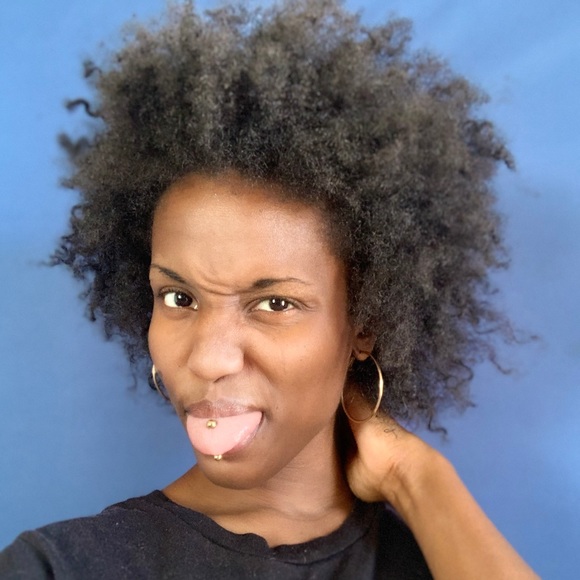 👀🛍Meet your fave customer, Jillian!🛍👠 - Picture 6 of 6